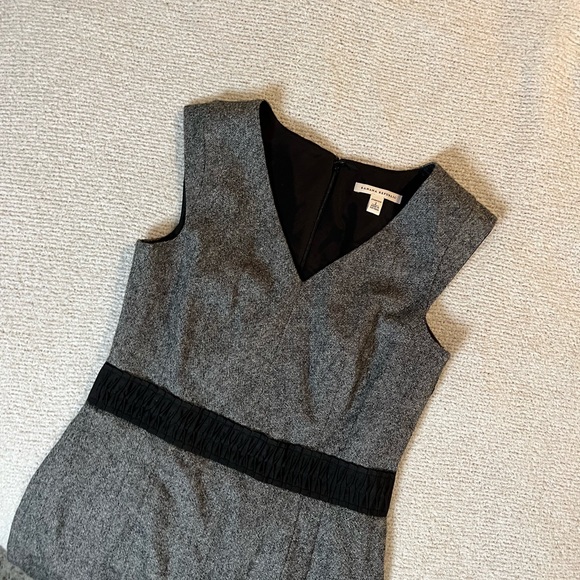 NOT FOR SALE Banana Republic gray and black lined stretch v-neck dress - Picture 2 of 11